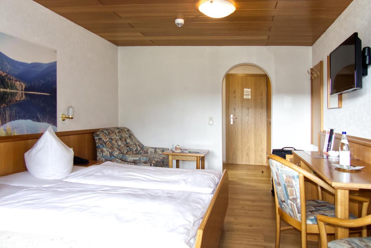 Garnihotel Zur Linde - Bayerischer Wald - Aktivcard Mit 154 Kostenfreien Leistungen - Kostenloser Parkplatz 로베르크 외부 사진