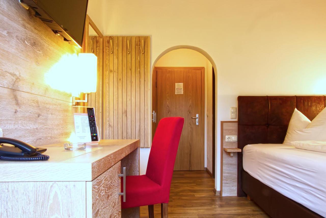 Garnihotel Zur Linde - Bayerischer Wald - Aktivcard Mit 154 Kostenfreien Leistungen - Kostenloser Parkplatz 로베르크 외부 사진