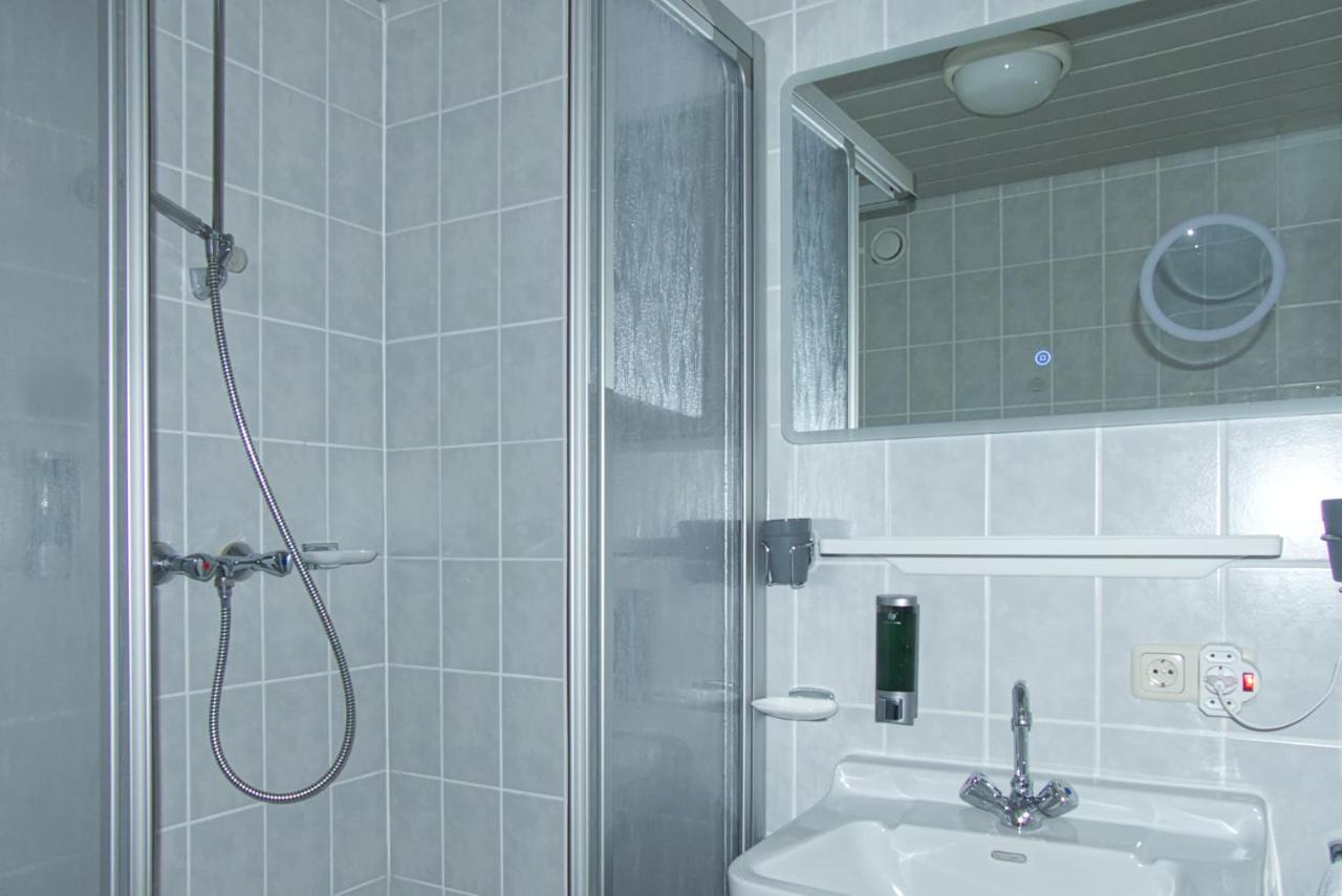 Garnihotel Zur Linde - Bayerischer Wald - Aktivcard Mit 154 Kostenfreien Leistungen - Kostenloser Parkplatz 로베르크 외부 사진