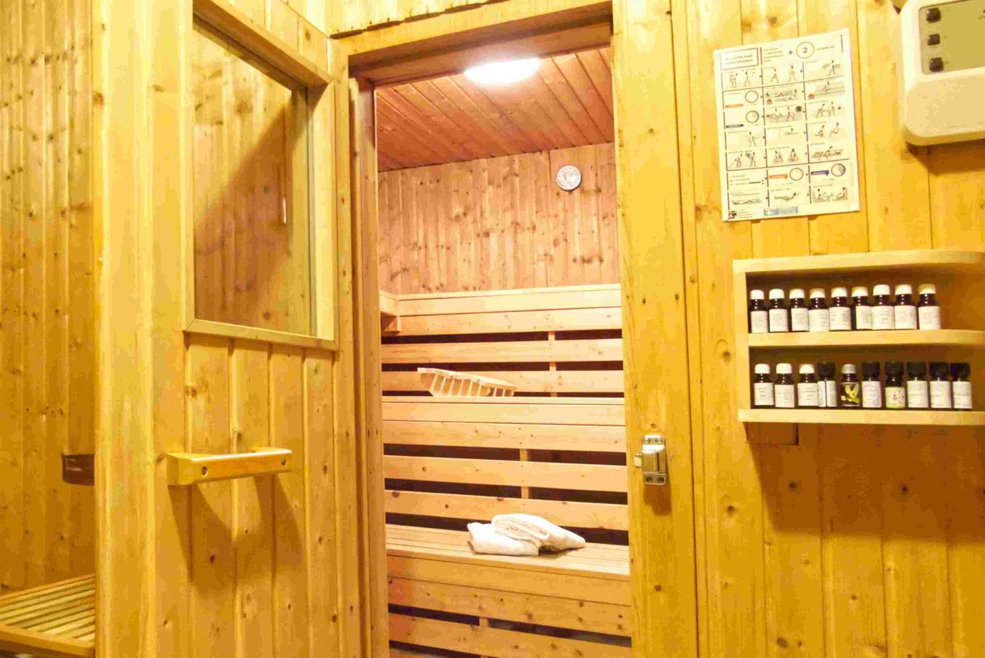 Garnihotel Zur Linde - Bayerischer Wald - Aktivcard Mit 154 Kostenfreien Leistungen - Kostenloser Parkplatz 로베르크 외부 사진